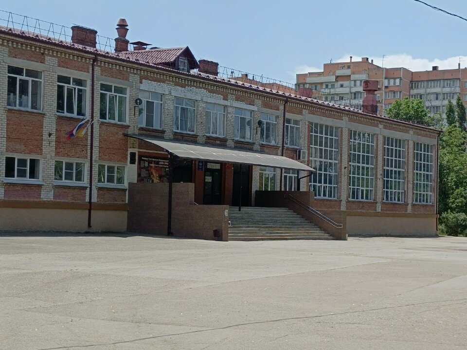 https://yandex.ru/maps/org/srednyaya_obshcheobrazovatelnaya_shkola_49/1033643677/?ll=39.040729%2C45.021131&amp;amp;z=16.
